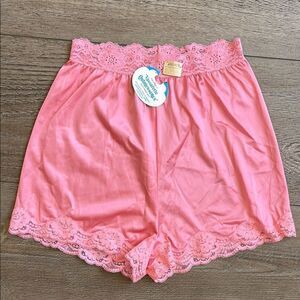 Vintage 1960s Vassarette Quintessence Salmon Pink Shorts w Tonal Lace Trim